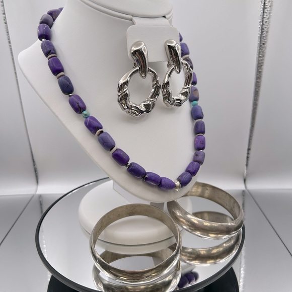 Silver Bangles, Purple Howlite w/Silver Beads necklace & silver clip-on earrings - Picture 4 of 13